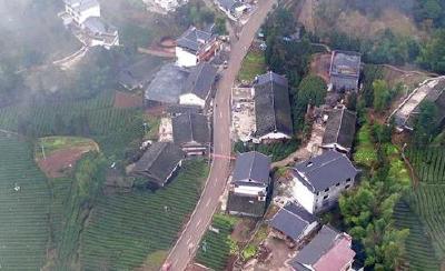 “红旗”飘在七里桥 ——记宣恩县运管所驻七里桥村“尖刀班”队员赵小红