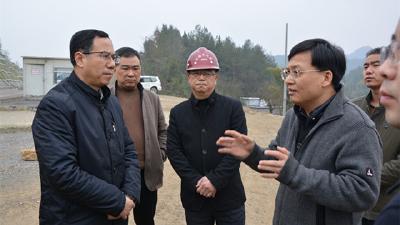 郑开国调研督办建恩高速公路项目建设工作