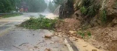 雷电大雨，利川滑坡塌方严重，多地通行受阻