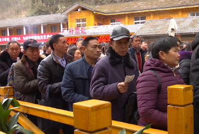 视频|免费开放日 利川腾龙洞景区迎1.2万余名游客