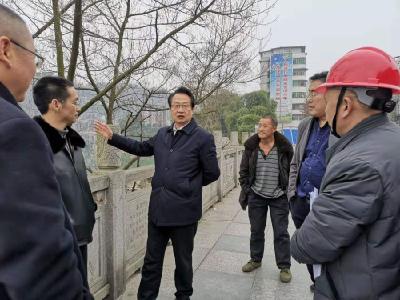 州政协副主席肖谏诚调研督办清江带状公园建设