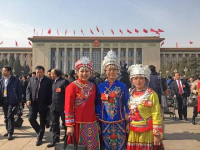 恩施这“三朵金花”再一次相聚人民大会堂！