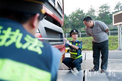 今年7月，湖北335个高速收费站全部实现“智慧称重”