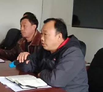 巴东红岩村召开2019年贫困户表彰暨魔芋种植培训大会