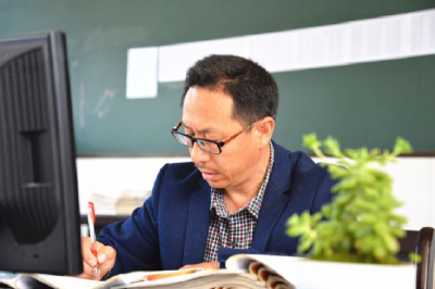 建始金函平：30年如一日！以校为家，以人为己