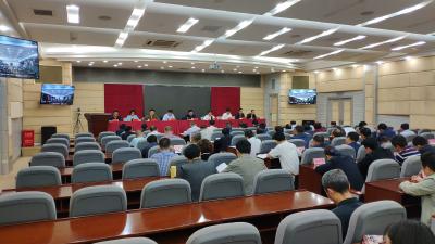 全州旅游发展大会召开 今年一季度，恩施州接待游客815万人次，实现旅游综合收入55亿元