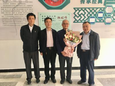 州领导带队走访慰问科技工作者