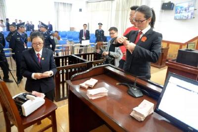《人民法院报》整版刊发长篇通讯 深度报道巴东法院执行工作新模式