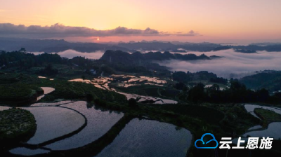 来凤：深山美景如画来