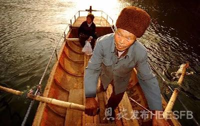 依然很感动！《湖北日报》专栏推出“百年义渡”传人万其珍老人的故事