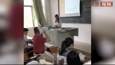 怒扔学生论文老师被约谈，网友却说：不怪他