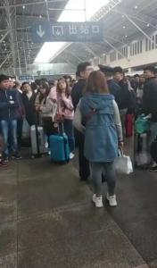 买了票却上不去车？对“买短乘长”问题，铁总回应了