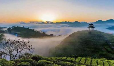 柯俊主持州委外事工作委员会第一次会议强调 开创我州外事工作新局面