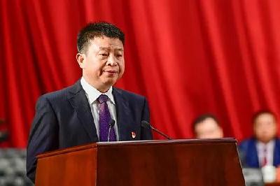快讯：李伟同志当选来凤县人民政府县长！