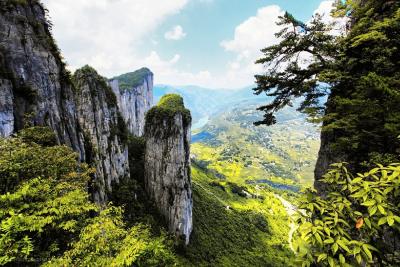 恩施大峡谷：旅游业助六千余人脱贫