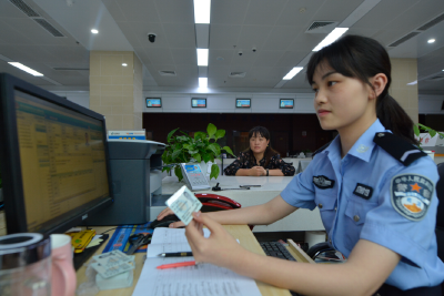 临近高考身份证却遗失 恩施民警为考生开启“绿色通道”快速补办