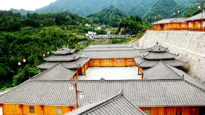 两处崭新的“侗族大院”在这里拔地而起