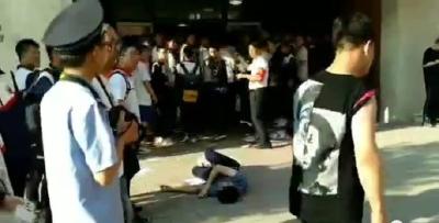 痛心！两名高三学生高考结束发生冲突！一人被捅伤不治身亡