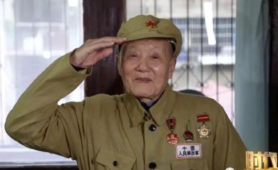 完整视频来了！《时代楷模发布厅》：坚守初心、不改本色的优秀共产党员张富清