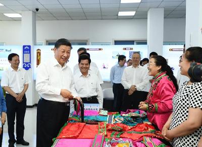 习近平在内蒙古考察并指导开展“不忘初心、牢记使命”主题教育