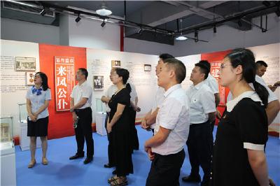 州中心医院开展“学习英雄张富清、坚守初心担使命”活动
