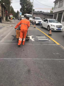 利川市公路局开展校园沿线安全整治