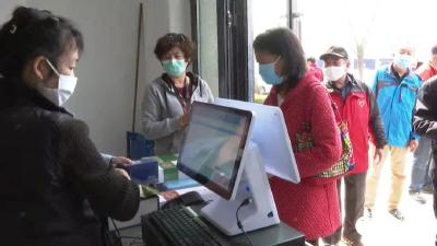 这样买茶的场面从未见过！天津市民说“支援恩施兄弟，不怕等”