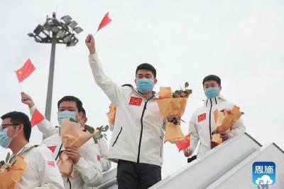 刚刚，他们平安落地！天津亲人全部回家！