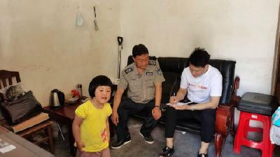   大桥路社区治理“尖刀班”开展走访入户活动