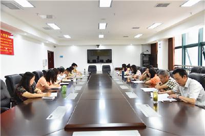 利川市检察院第一、二检察部集中“上课”
