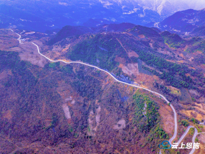 组图 | 鹤峰：农村公路 秋色如画 