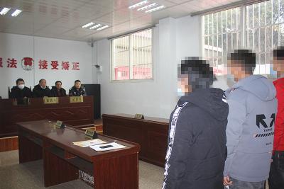建始：邀请人民监督员见证社区服刑人员入矫宣告