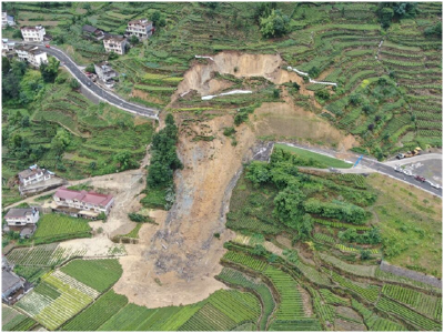 省地质局第二地质大队成功预警咸丰县恩咸大道滑坡地质灾害