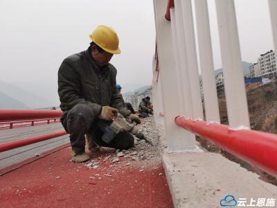 春节前可交付 巴东沿江路高架桥进入收尾阶段   