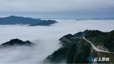 鹤峰：云海翻涌入画来 烟波浩渺如仙境 