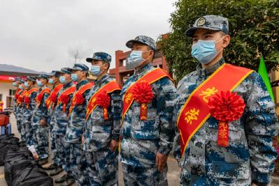 卖掉跑车，告别“粉丝” ！恩施“网红”小伙参军报国！