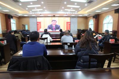 巴东：组织观看全国脱贫攻坚总结表彰大会