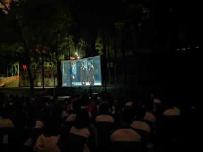党史题材电影走进咸丰县民族中学 