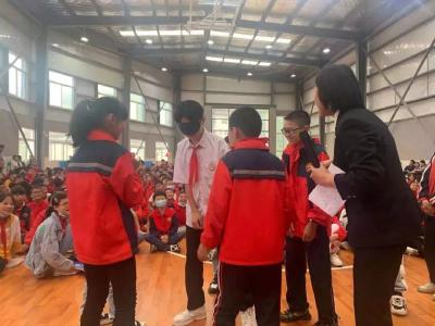 宣恩：联合多部门开展法治进校园活动