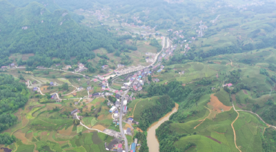 鹤峰李桥村：敲起围鼓唱新歌