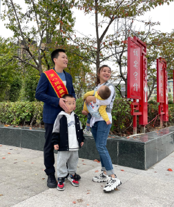 利川市援疆医疗卫生人才启程赴疆