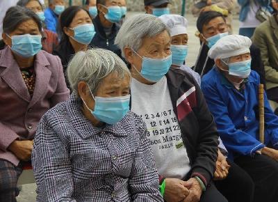宣恩：九九重阳送温情 助老助残暖人心