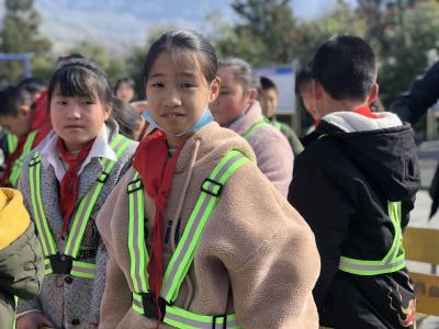 恩施市：“警企联手”进校园 为两千余名学生“送安全”
