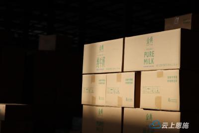 建始：各大市场年味浓 货物充足迎春节