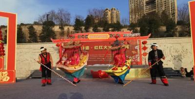 “民俗大餐”香飘巴东