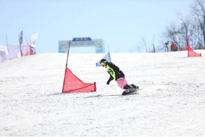 恩施绿葱坡滑雪场昨日闭园 雪季收入突破2500万元 