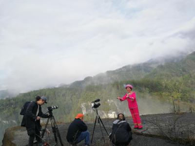 央视《打起锣鼓唱起歌》节目组走进太阳河 