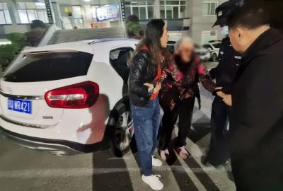 恩施90后小夫妻获人民日报点赞！凌晨3点驾车“冲”进派出所，车上还有个老人……