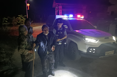 暖心又暖胃！建始民警带八旬走失老人吃面却被热心群众“抢”了单