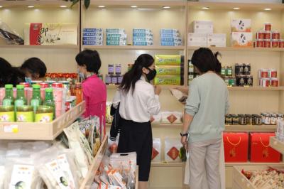 利川农副产品进军武汉的“桥头堡” 首日签约43万元 